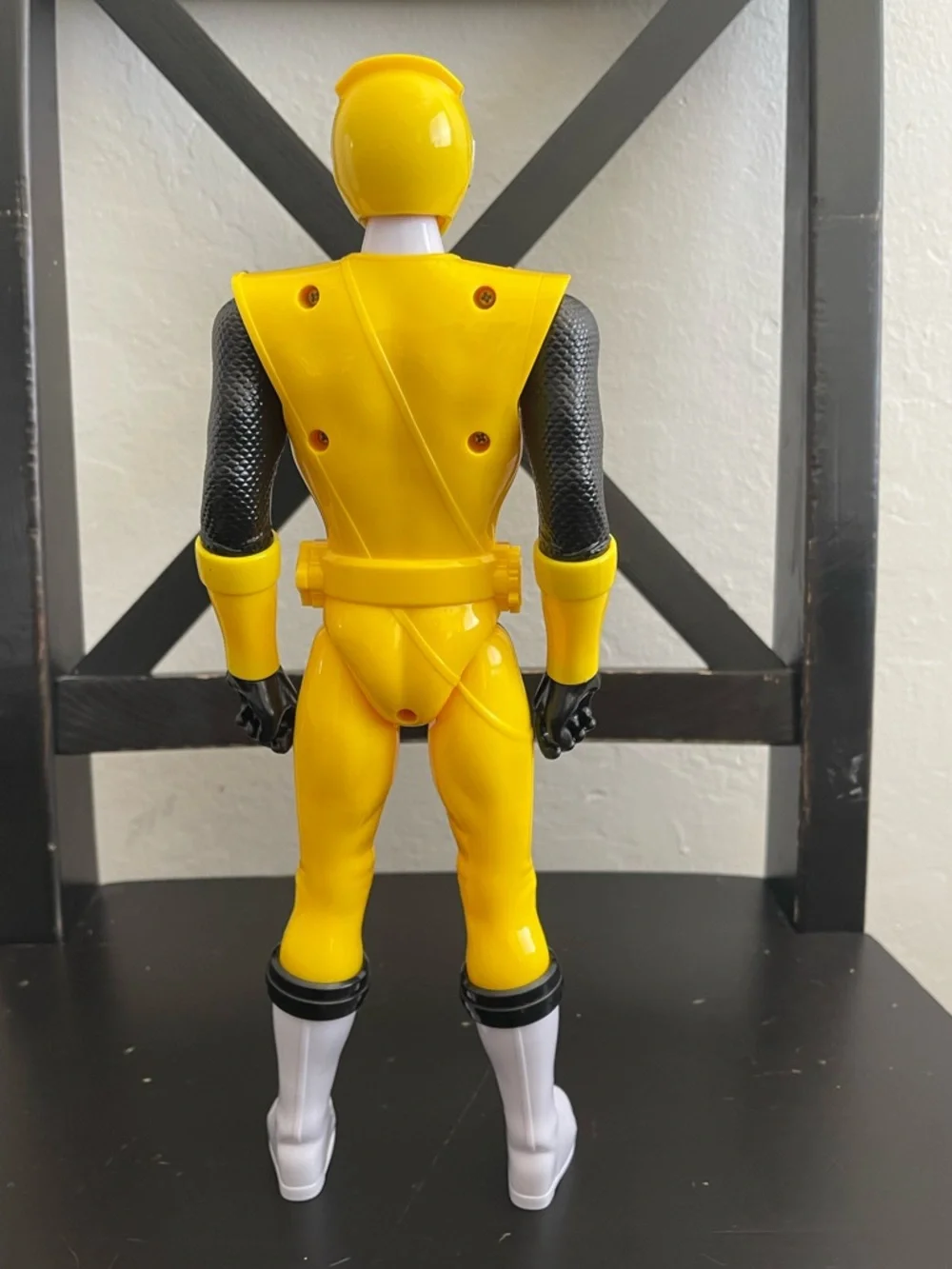 Power Ranger Yellow - Picture 4 of 4